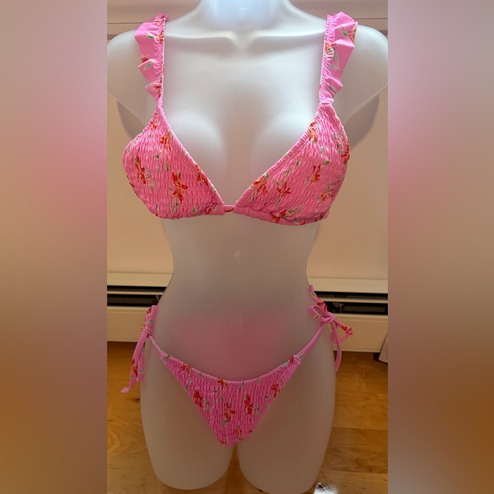 New!! Gorgeous Pink Shirred Floral Triangle Bikini Top and Tie Bottoms (Mediun)
